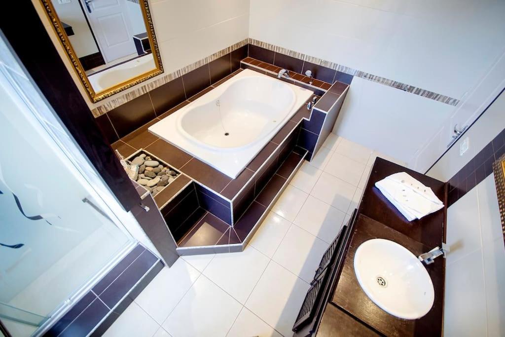 Luxe Villa With Private Pool, Jacuzzi And Spectacular Views Costa Adeje Dış mekan fotoğraf